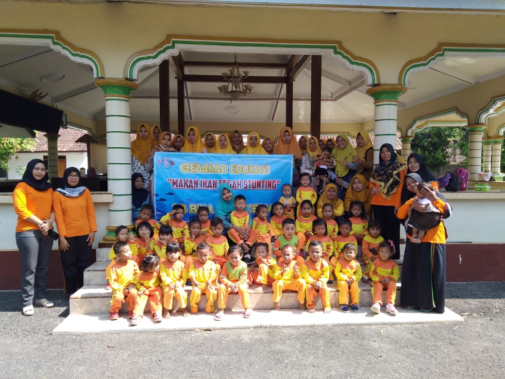 GERAKAN EDUKASI MAKAN IKAN CEGAH STUNTING OLEH KB BINA ANAK CERIA (BAC) SADANG